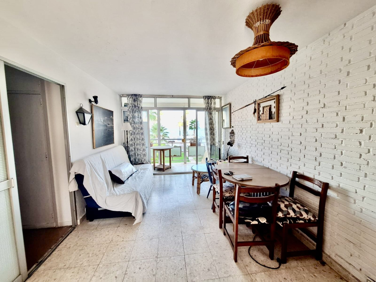 Piso de 1 Dormitorio en venta en Torrequebrada, Benalmádena