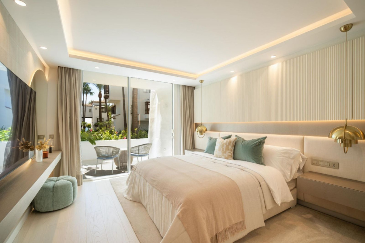 Piso de 3 Dormitorios y 3 Baños en venta en Milla de Oro, Marbella