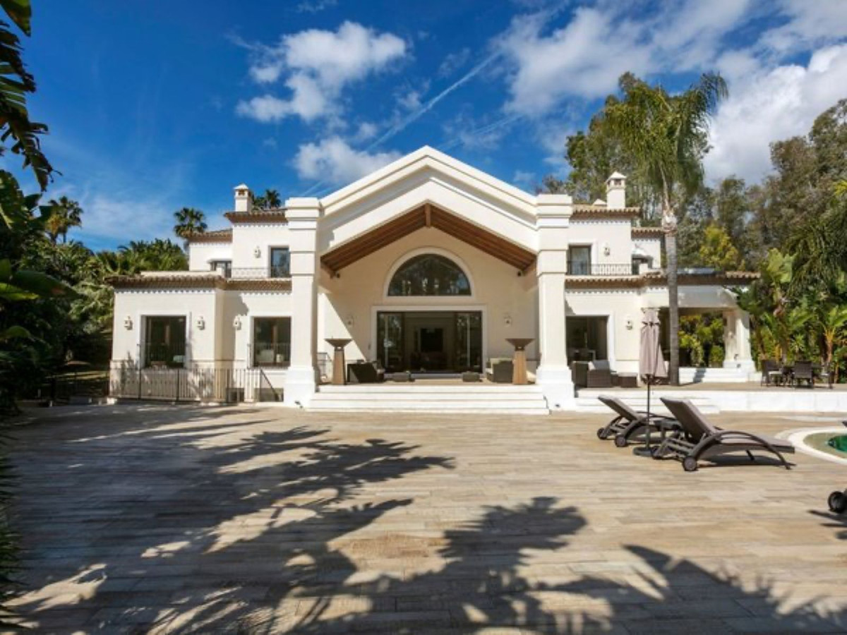Casa de 6 Dormitorios en venta en Nueva Andalucía, Marbella
