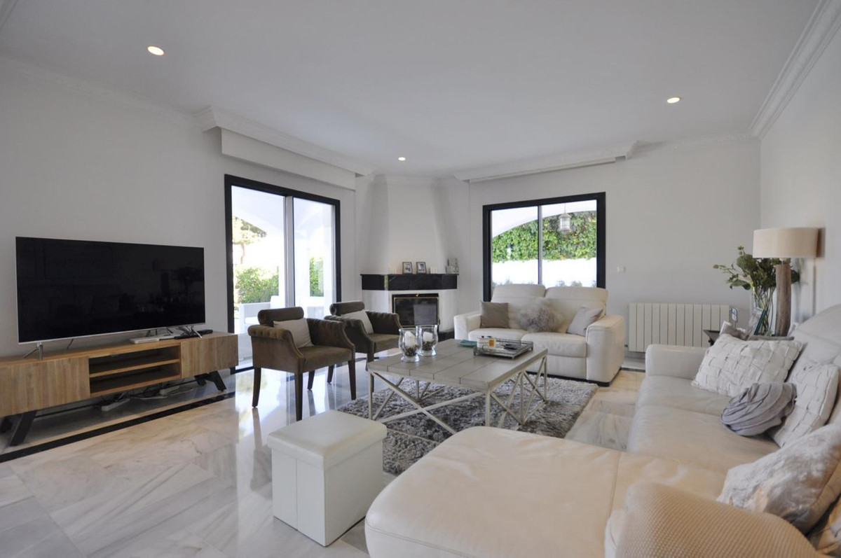Casa de 6 Dormitorios en venta en Marbella Centro