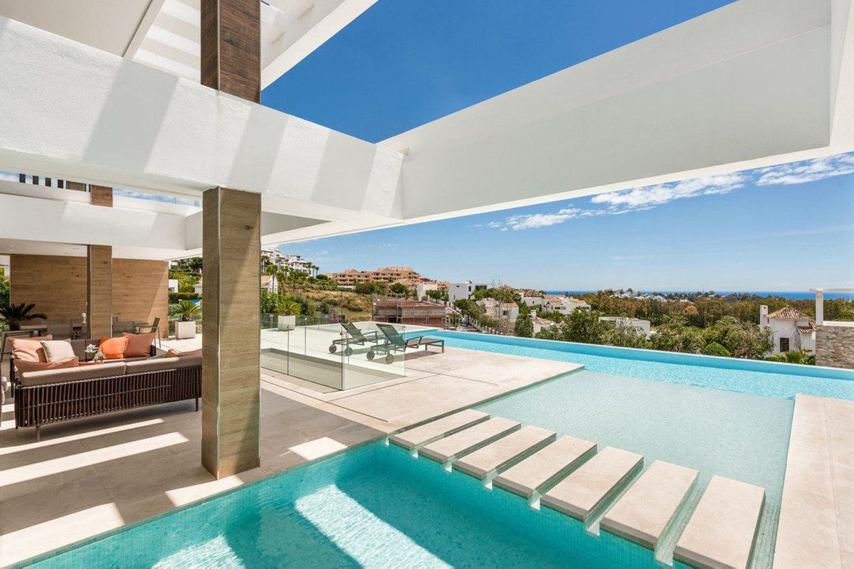 Casa de 5 Dormitorios en venta en Benahavís Pueblo