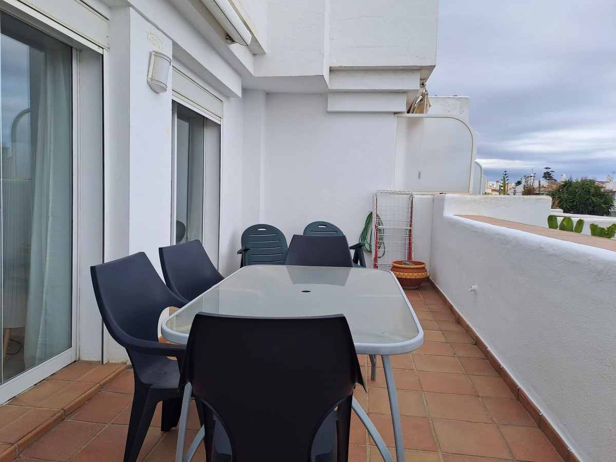 Ático de 3 Dormitorios en venta en Estepona
