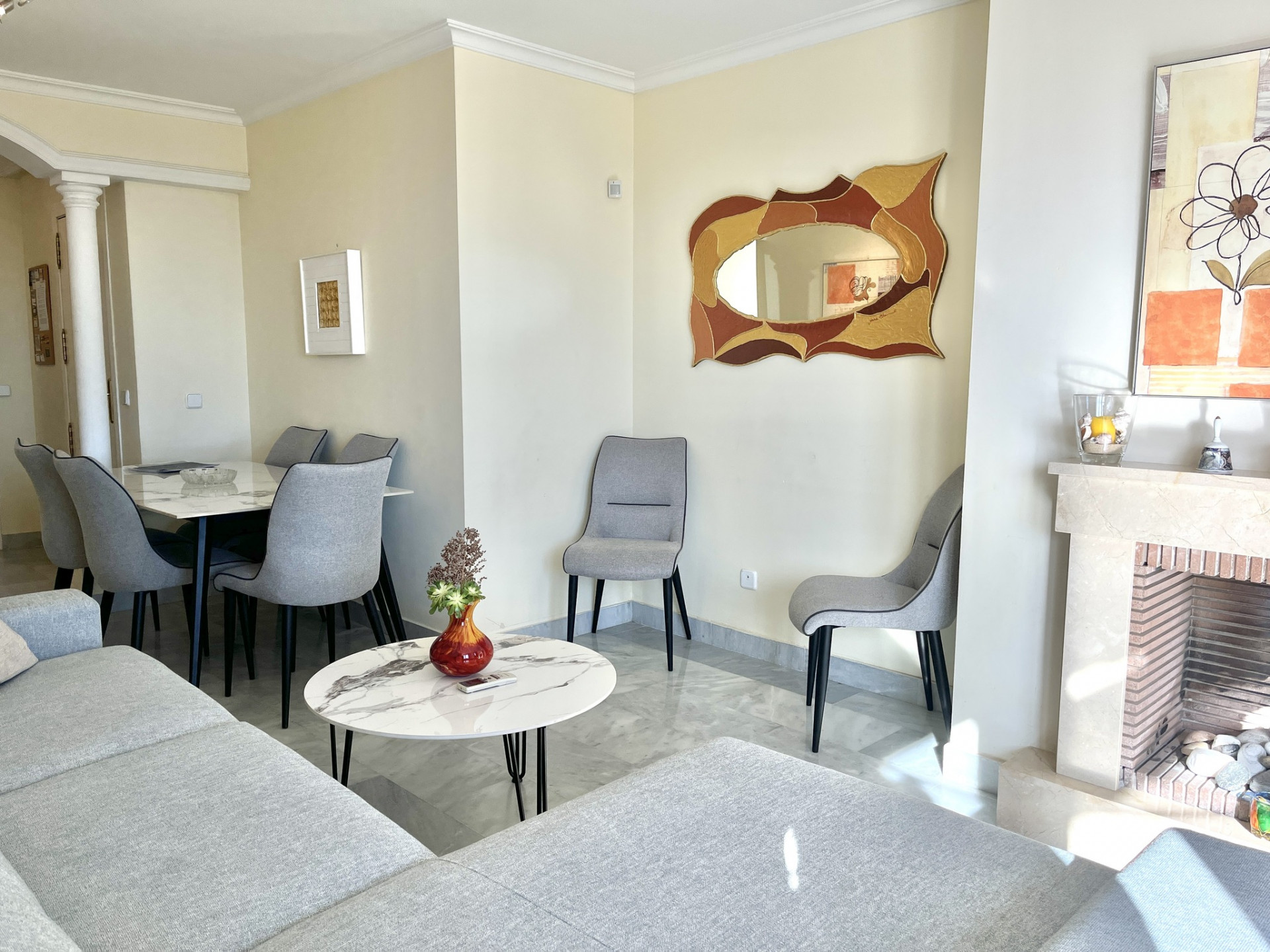 Piso de 2 Dormitorios en venta en Nueva Andalucía, Marbella