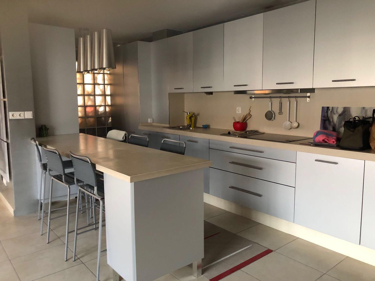 2 спални - Апартамент за продажба в Nueva Andalucia, Marbella