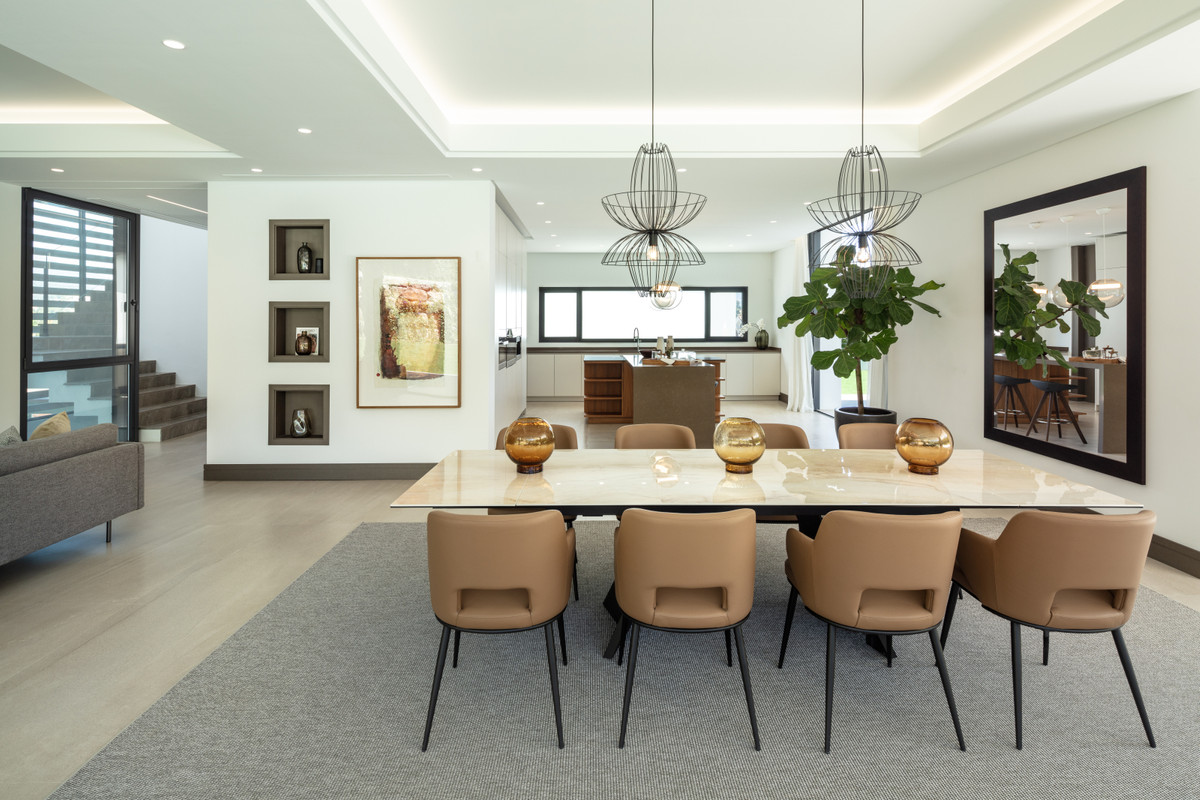 Casa de 5 Dormitorios en venta en Nueva Andalucía, Marbella