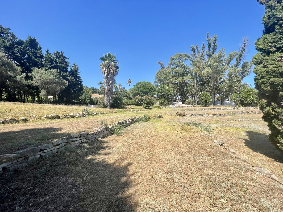 Casa de 5 Dormitorios y 4 Baños en venta en Estepona