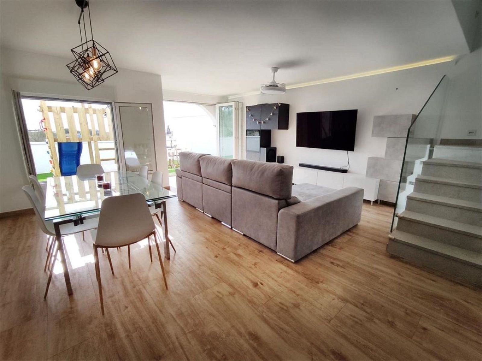 Casa Adosada de 3 Dormitorios en venta en Mijas