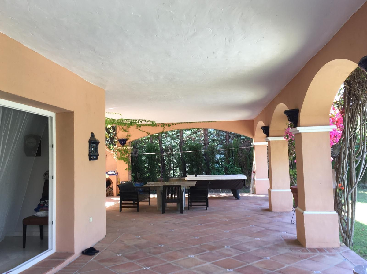 4 Bed - Villa for Sale in Nueva Andalucia, Marbella