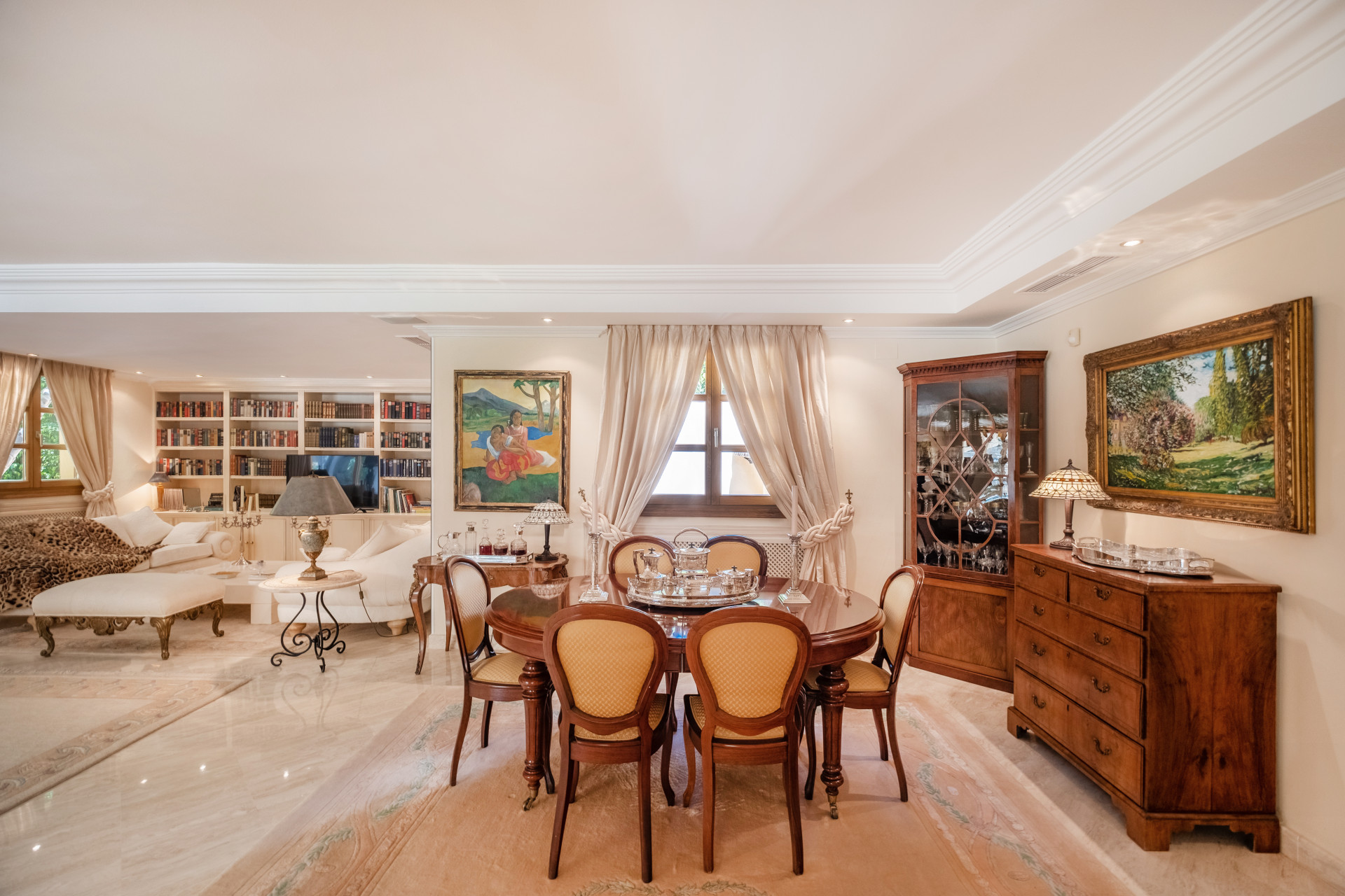 Casa de 4 Dormitorios y 4 Baños en venta en Nueva Andalucía