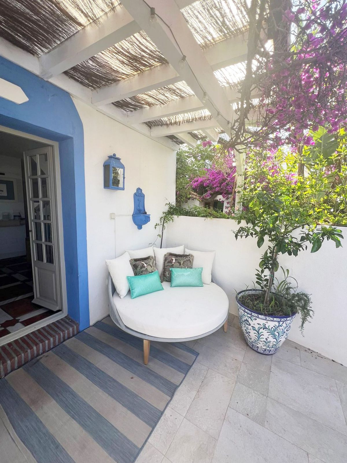 Casa de 2 Dormitorios y 2 Baños en venta en Guadalmina Baja, San Pedro de Alcántara