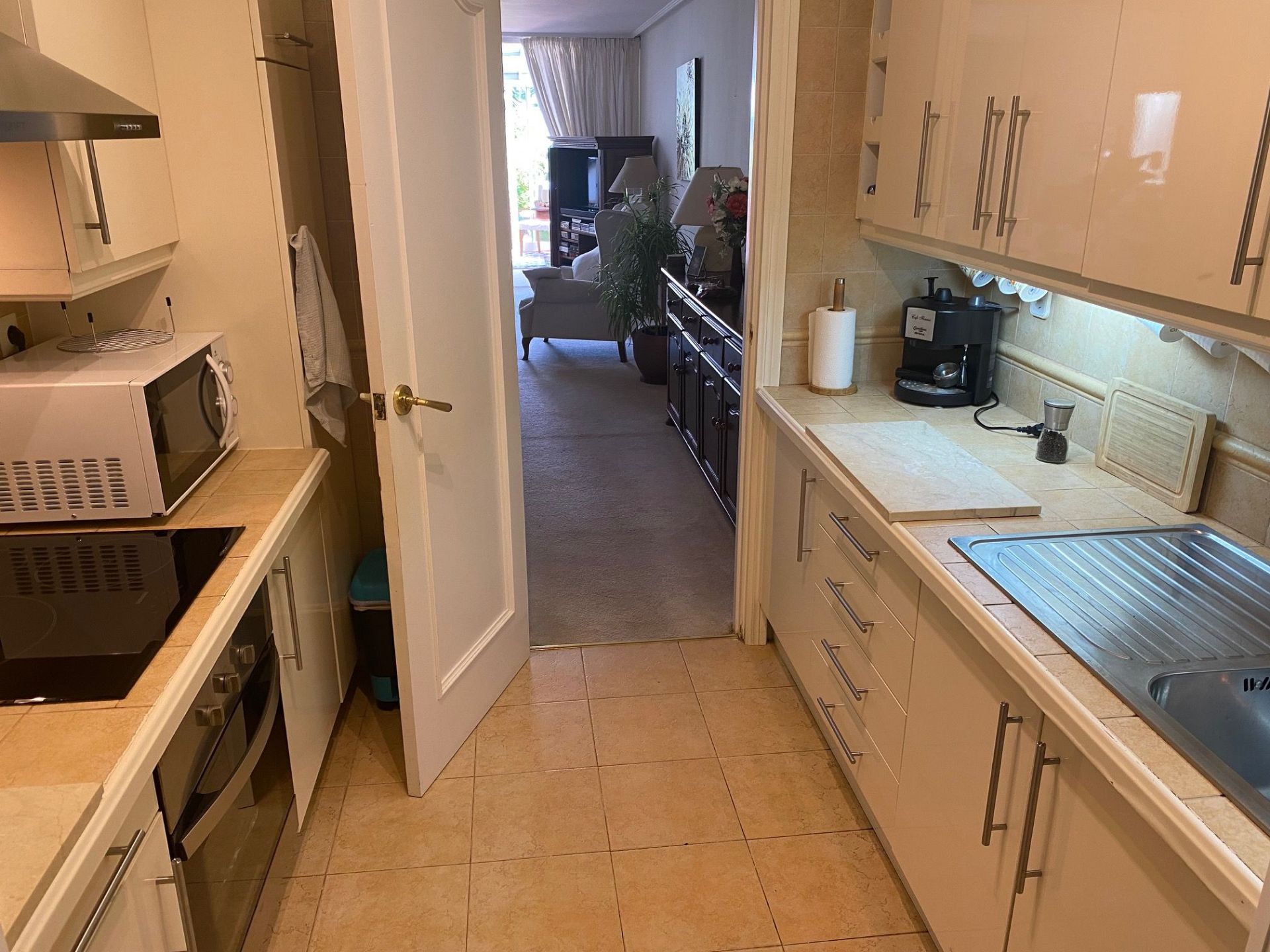 Piso de 2 Dormitorios en venta en Nueva Milla de Oro, Estepona