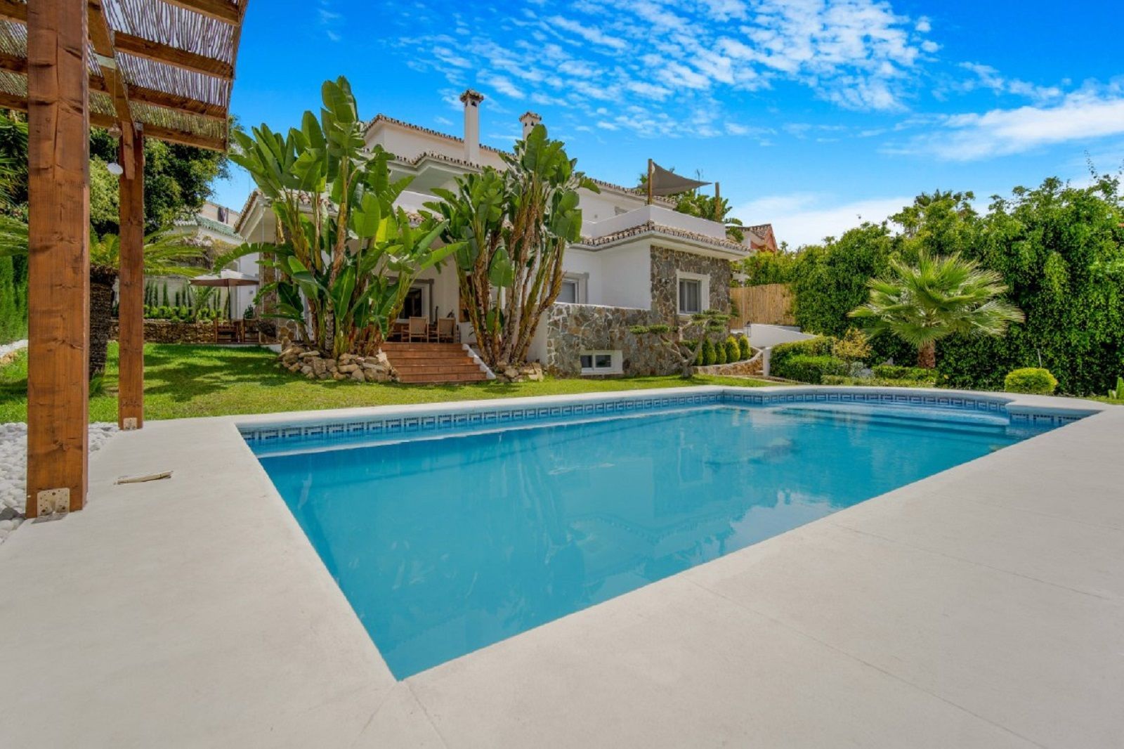 Casa en venta en Nueva Andalucía, Marbella