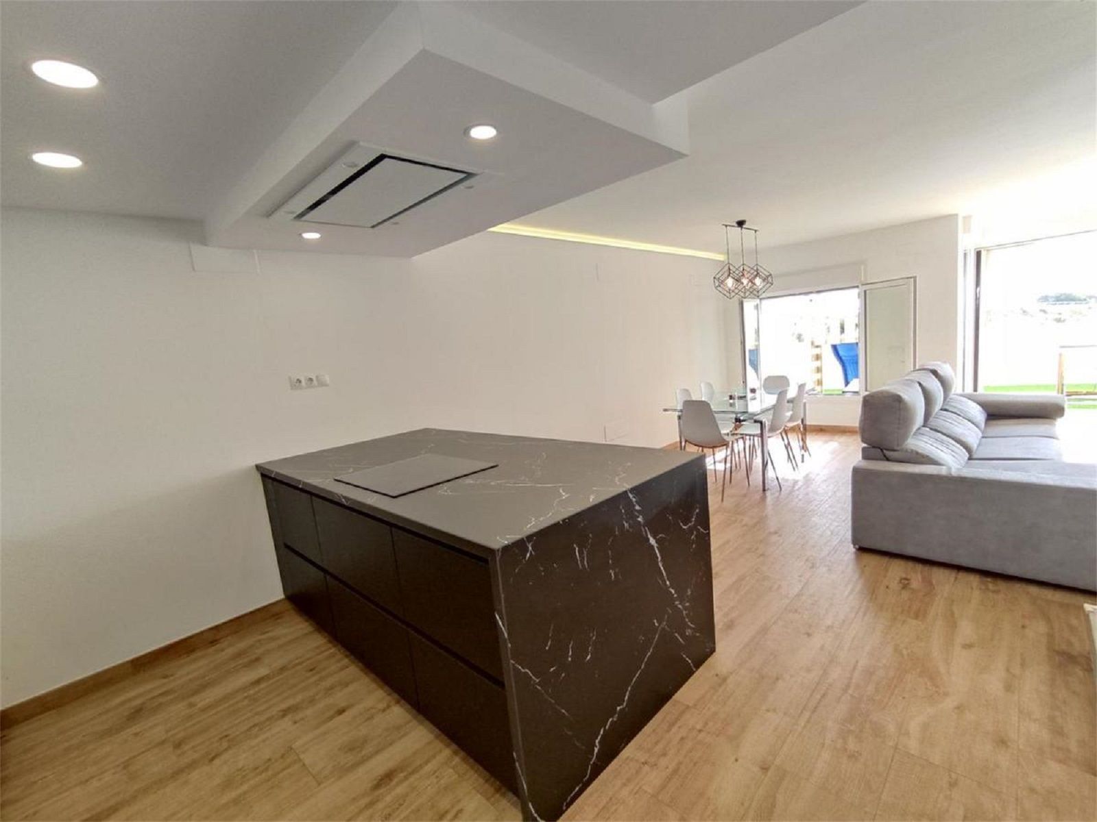 Casa Adosada de 3 Dormitorios en venta en Mijas