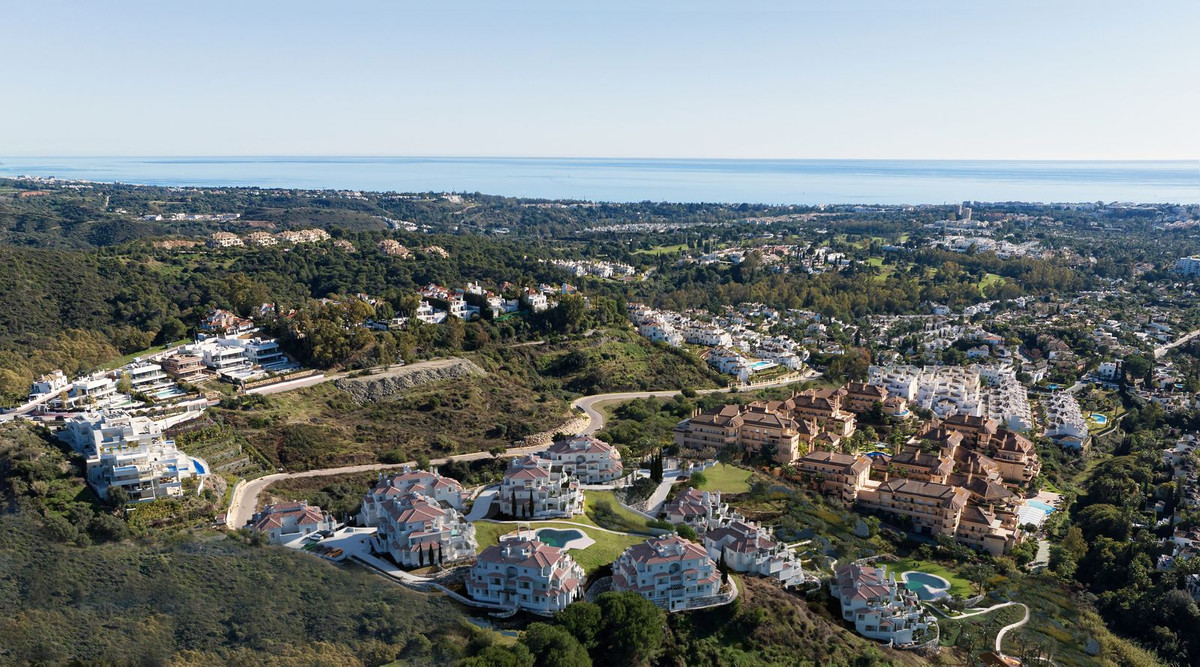 Piso de 2 Dormitorios en venta en Nueva Andalucía, Marbella