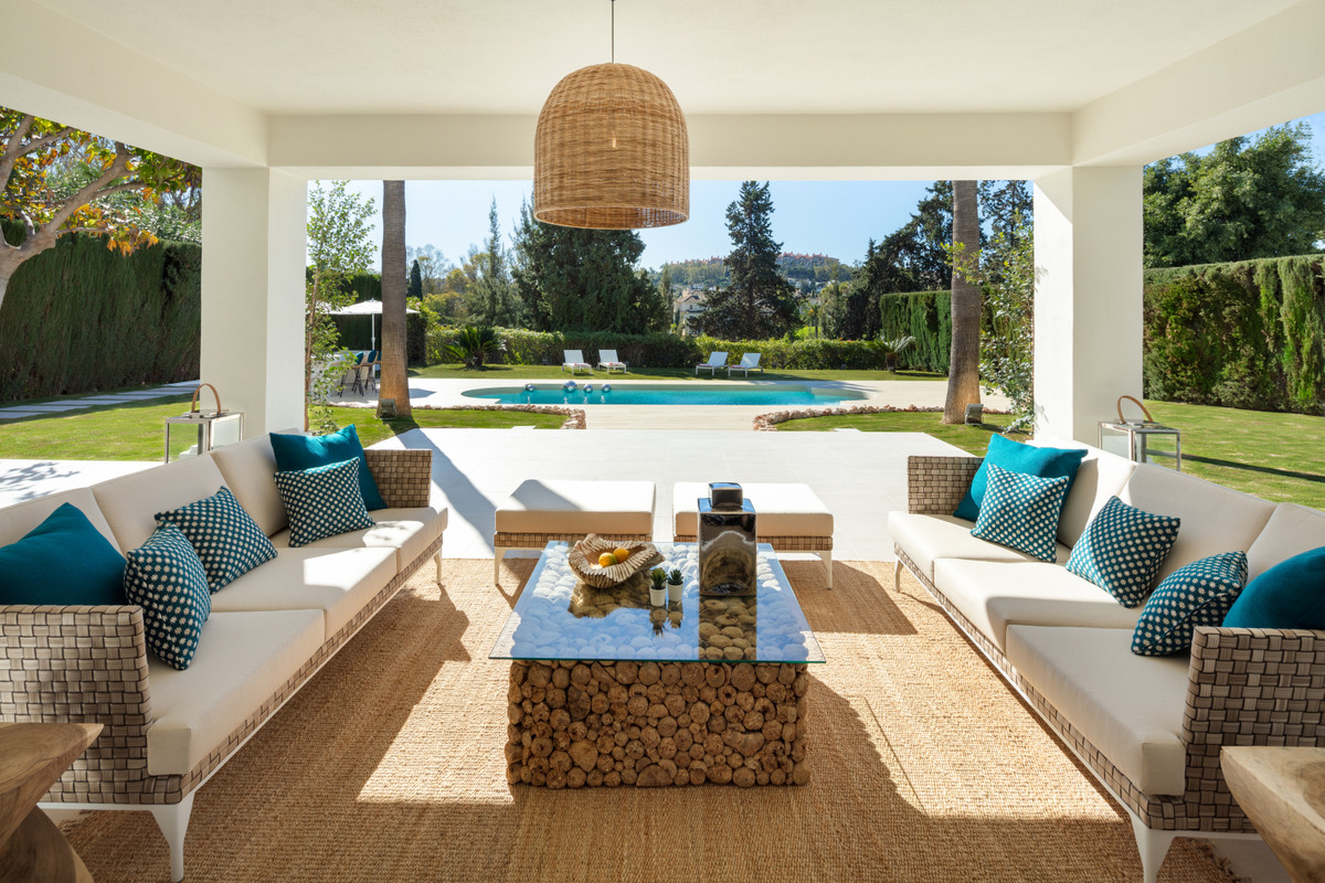 Casa de 4 Dormitorios y 4 Baños en venta en Nueva Andalucía, Marbella