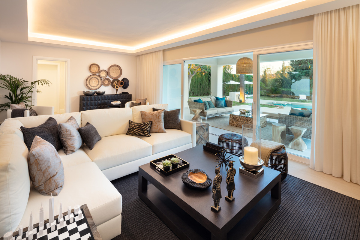 Casa de 4 Dormitorios y 4 Baños en venta en Nueva Andalucía, Marbella