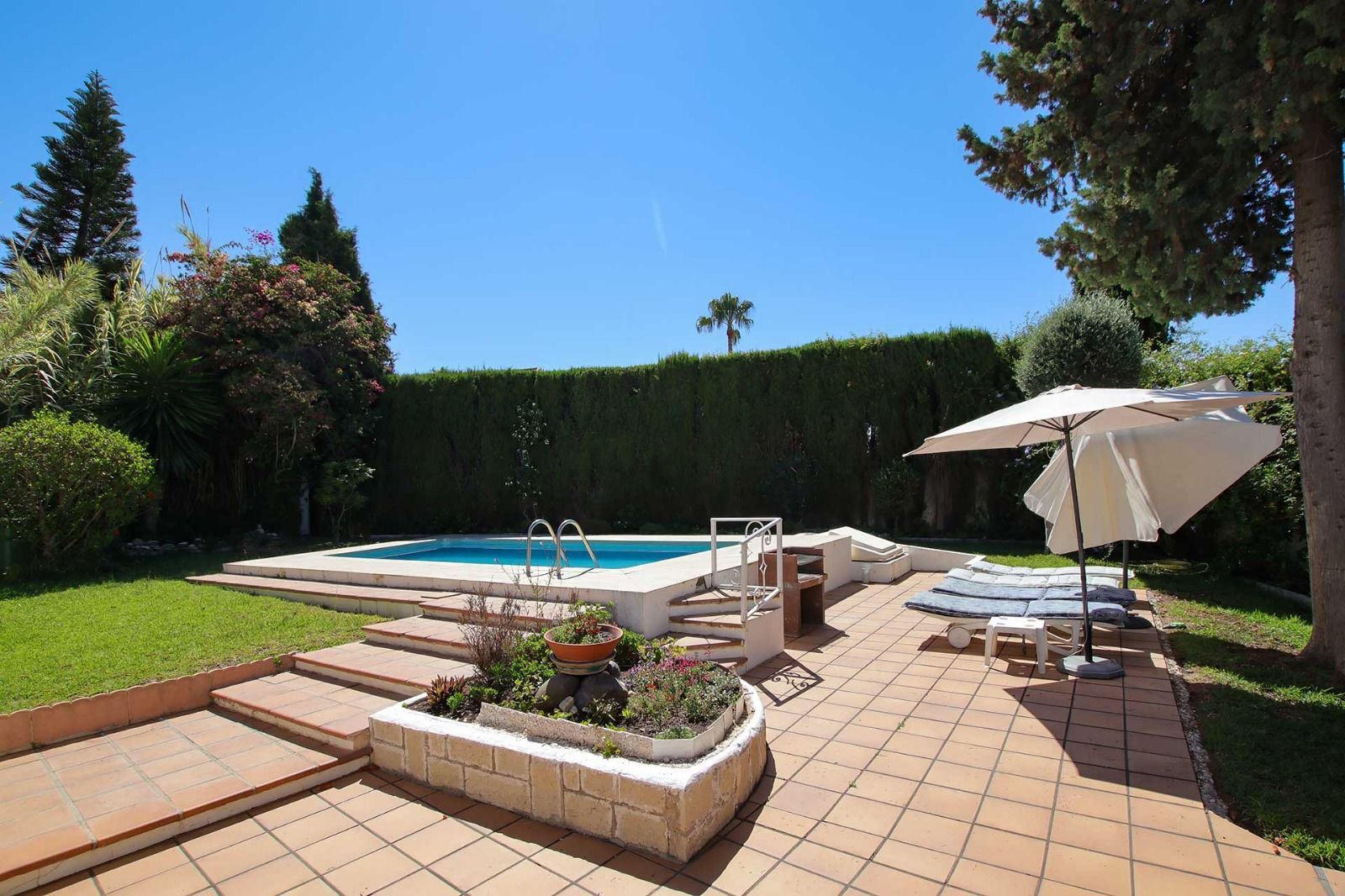 Casa de 5 Dormitorios en venta en Nueva Andalucía