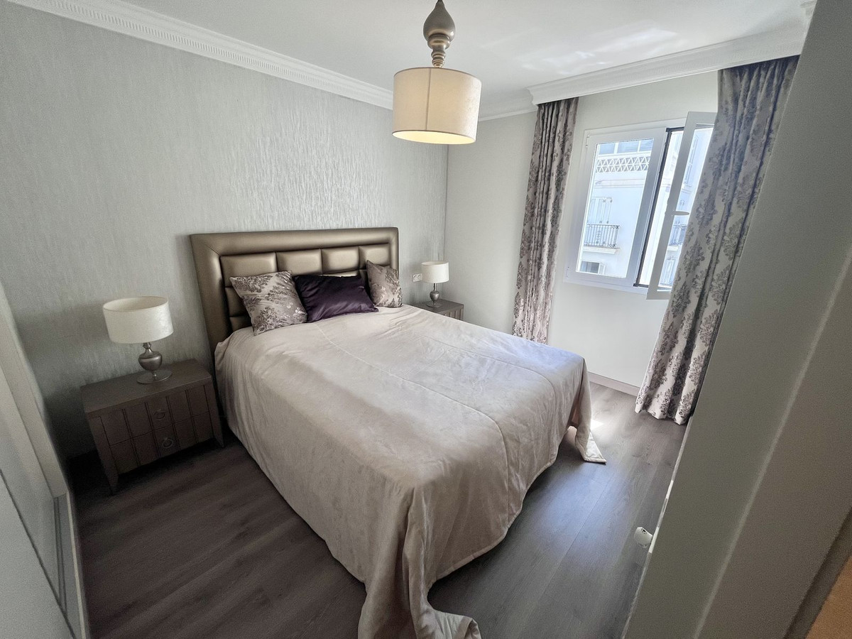 Piso de 2 Dormitorios y 3 Baños en venta en Puerto Banús