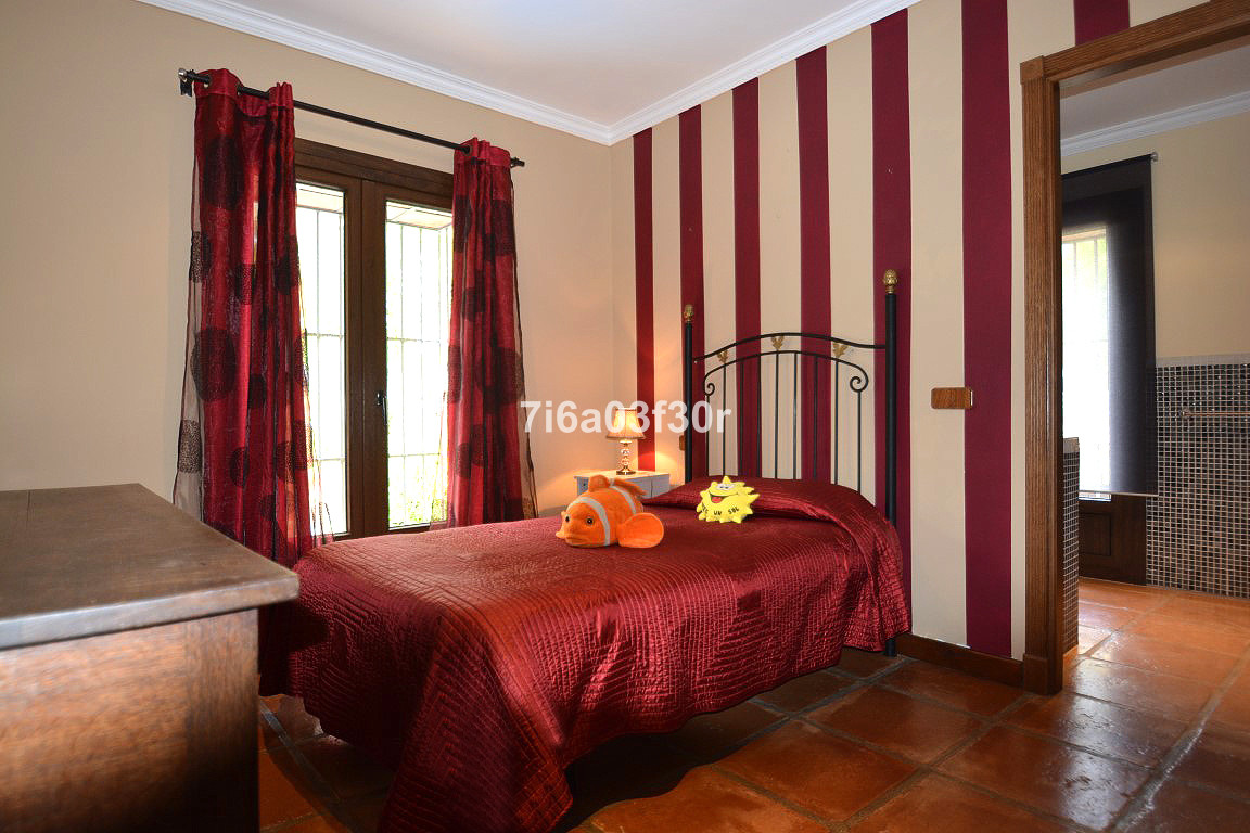 Casa de 4 Dormitorios en venta en Nueva Andalucía, Marbella