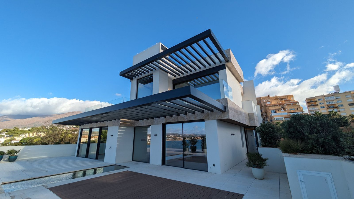 3 Bed - Penthouse for Sale in La Alqueria, Estepona