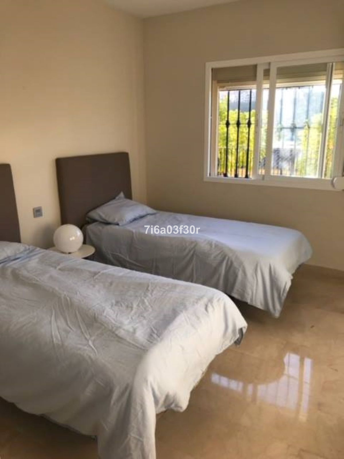 Piso de 3 Dormitorios y 2 Baños en venta en La Quinta, Benahavís
