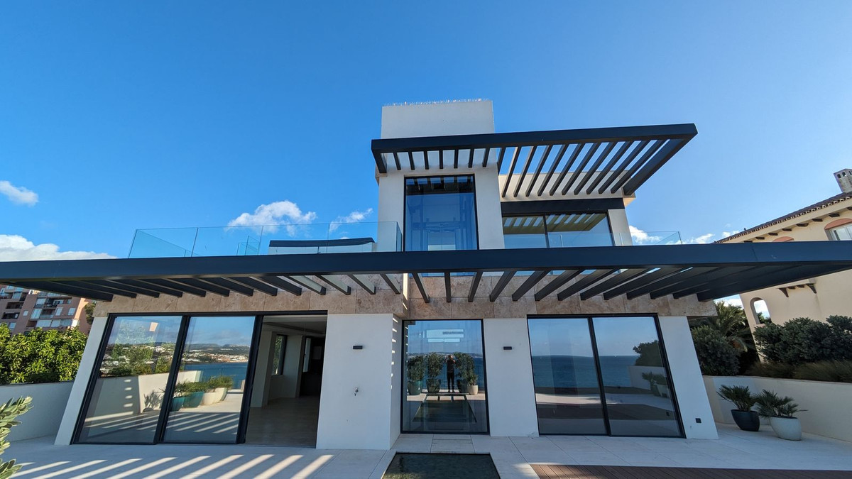 3 Bed - Penthouse for Sale in La Alqueria, Estepona