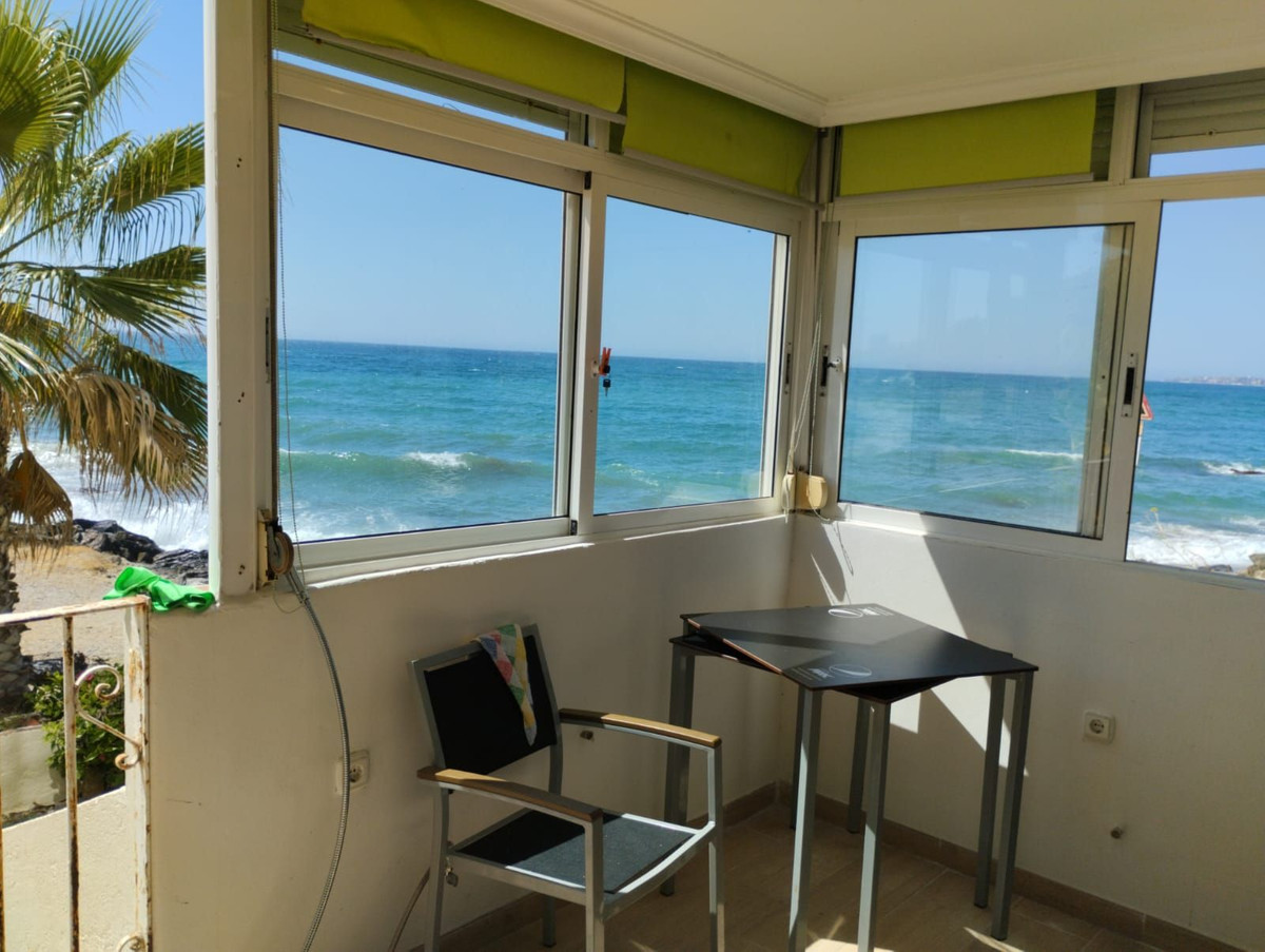 Piso de 2 Dormitorios y 1 Baño en venta en Benalmádena
