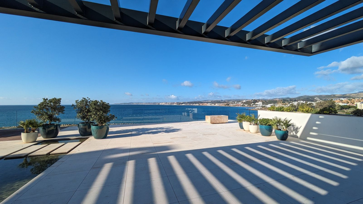 3 Bed - Penthouse for Sale in La Alqueria, Estepona