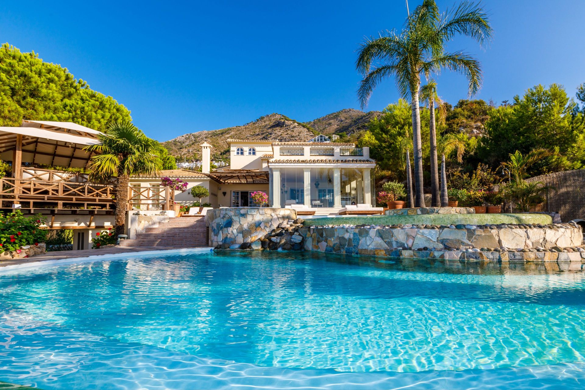 9 Bed - Villa for Sale in Mijas