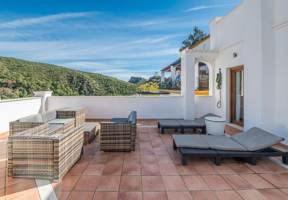 Piso de 3 Dormitorios y 2 Baños en venta en Benahavís Pueblo