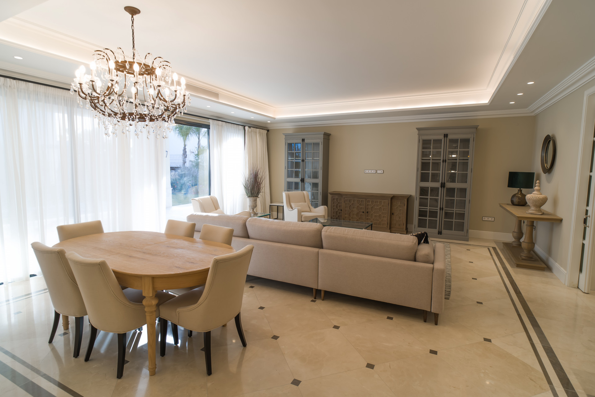 Casa de 6 Dormitorios y 6 Baños en venta en Los Flamingos, Benahavís