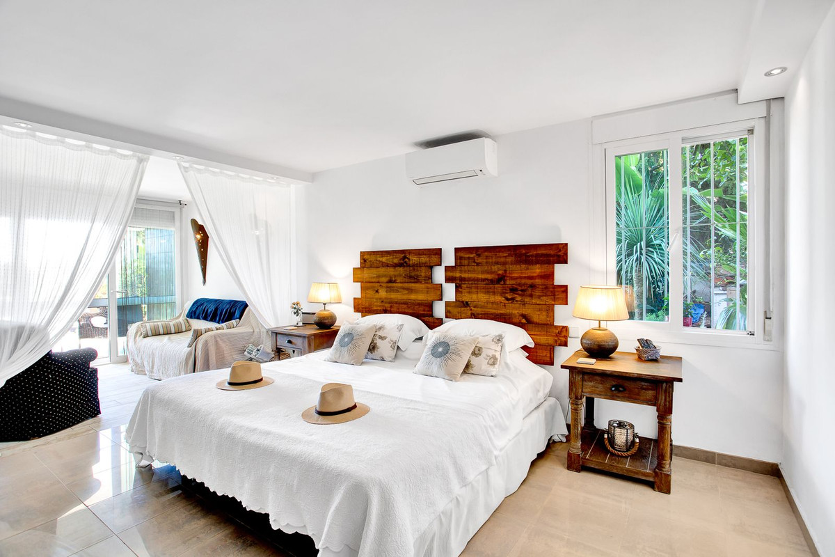 6 Slaapk., 5 Badk. - Villa te koop in Marbesa, Marbella