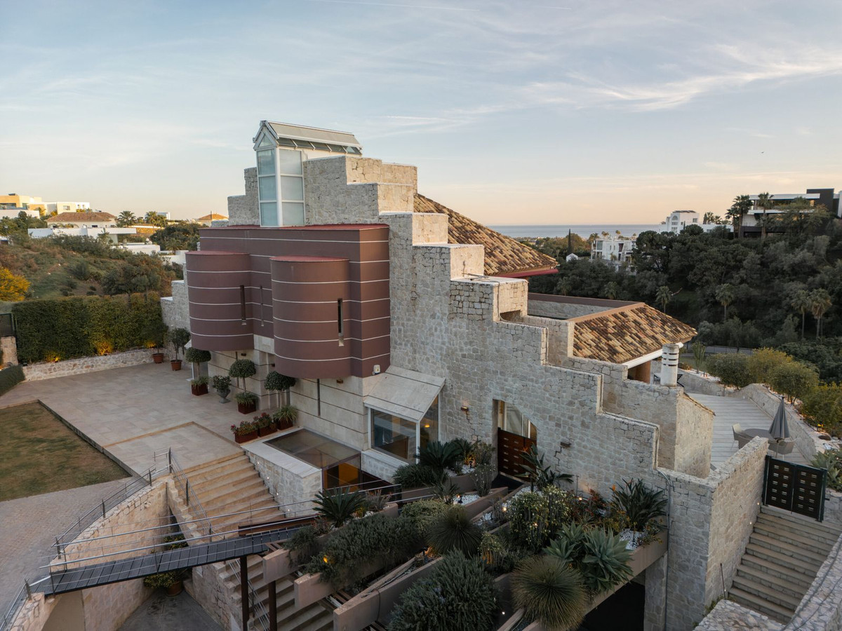 Casa de 5 Dormitorios y 5 Baños en venta en La Quinta, Benahavís