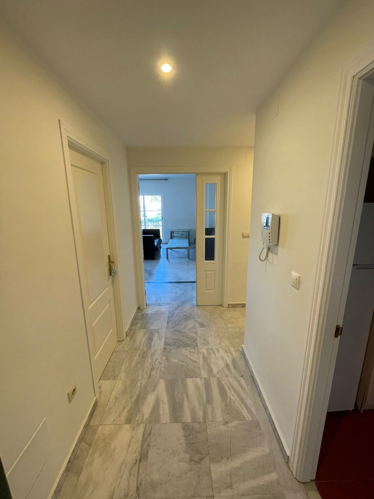 Piso de 2 Dormitorios y 2 Baños en venta en Riviera del Sol, Mijas