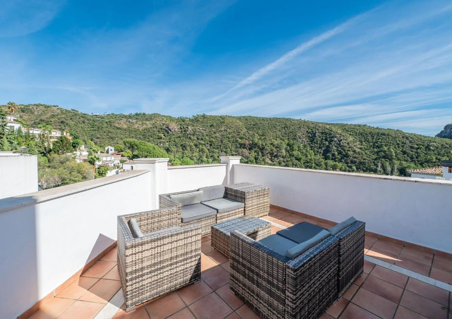 Piso de 3 Dormitorios y 2 Baños en venta en Benahavís Pueblo