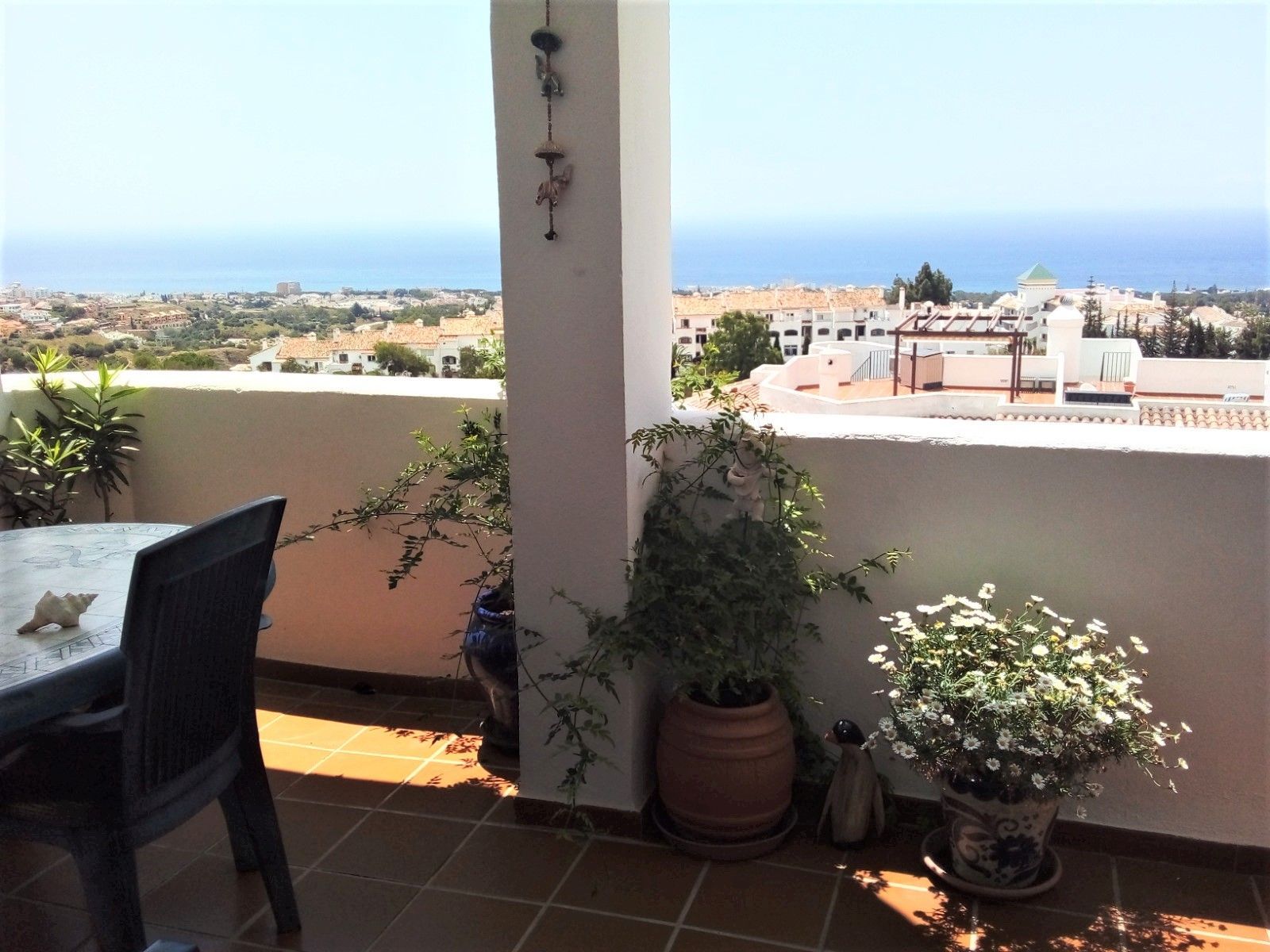 Piso de 2 Dormitorios y 2 Baños en venta en Calahonda, Mijas