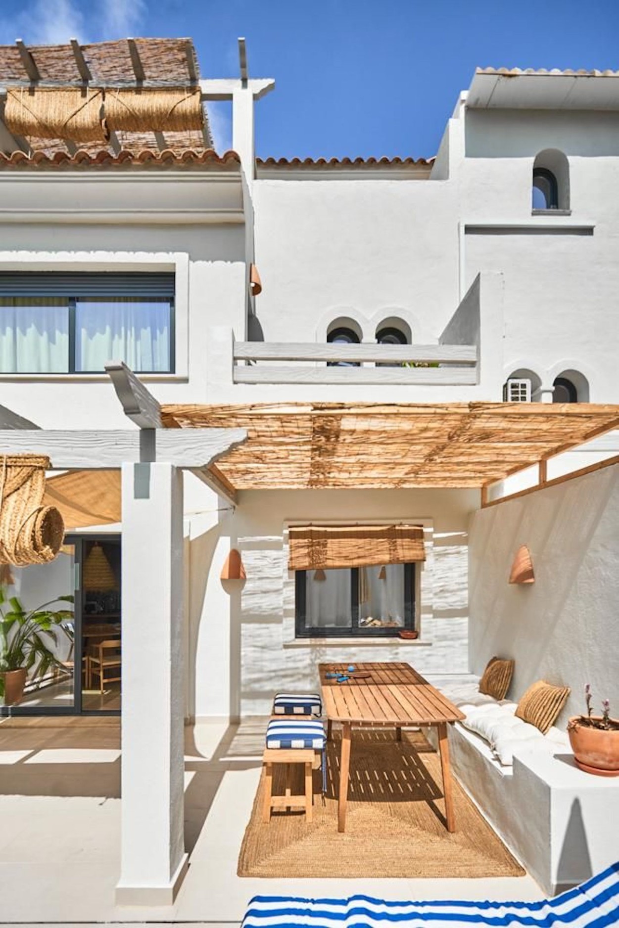 Casa Adosada de 3 Dormitorios en venta en El Paraíso, Estepona