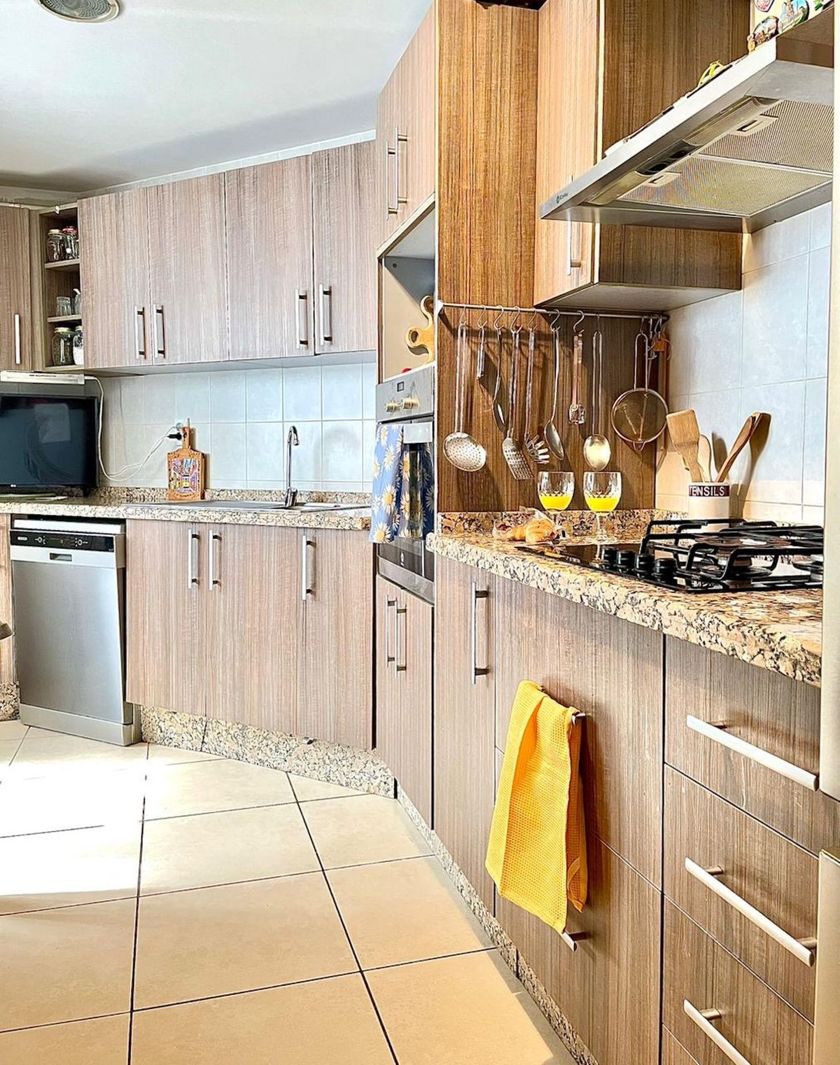 3 Bed, 2 Bath - Apartment for Sale in Nueva Andalucia, Marbella