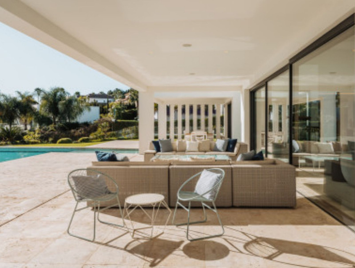 Casa de 6 Dormitorios y 6 Baños en venta en Nueva Andalucía, Marbella