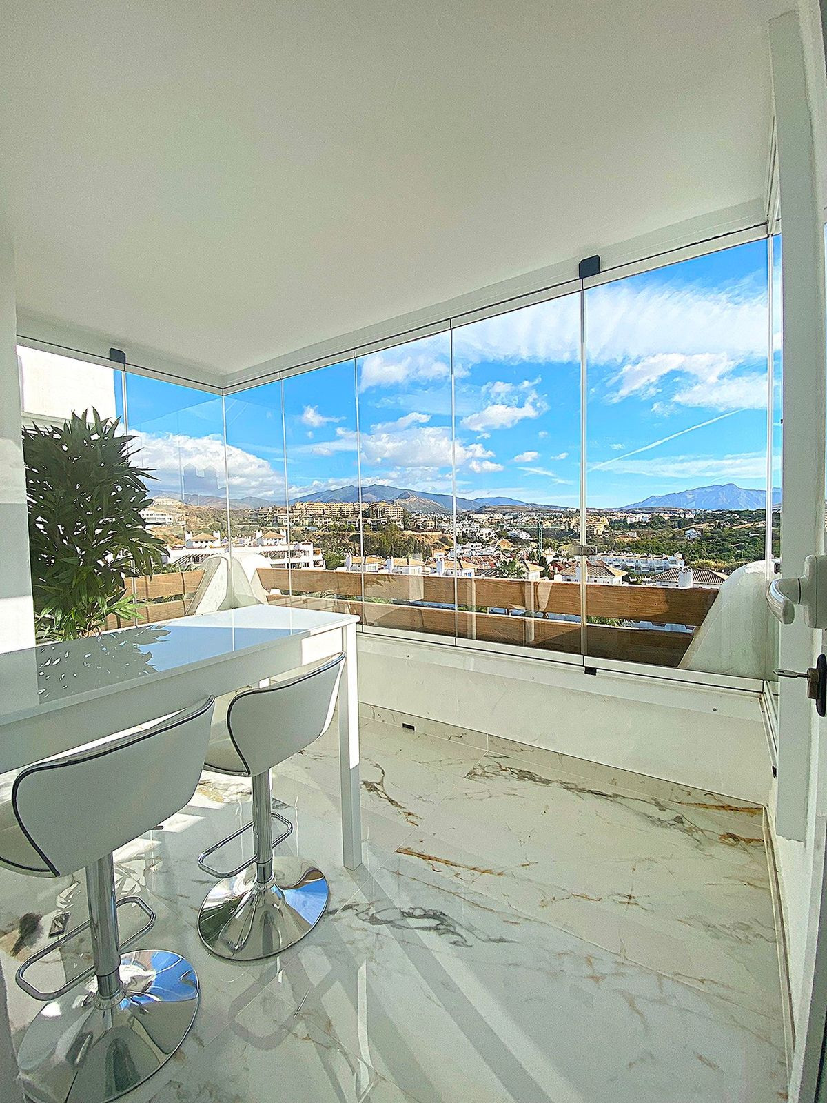 Ático de 2 Dormitorios y 2 Baños en venta en Estepona