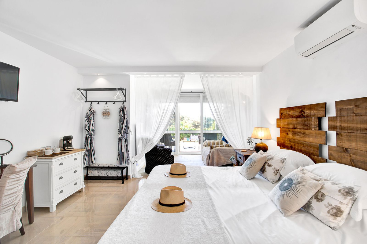 6 Slaapk., 5 Badk. - Villa te koop in Marbesa, Marbella