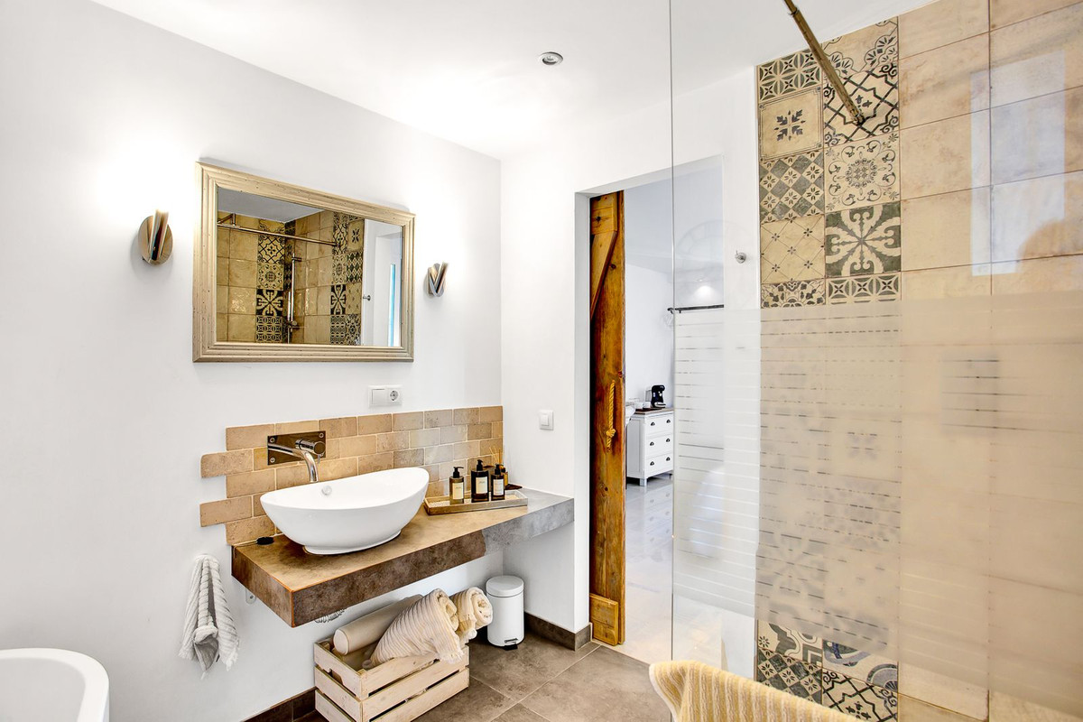 6 Slaapk., 5 Badk. - Villa te koop in Marbesa, Marbella