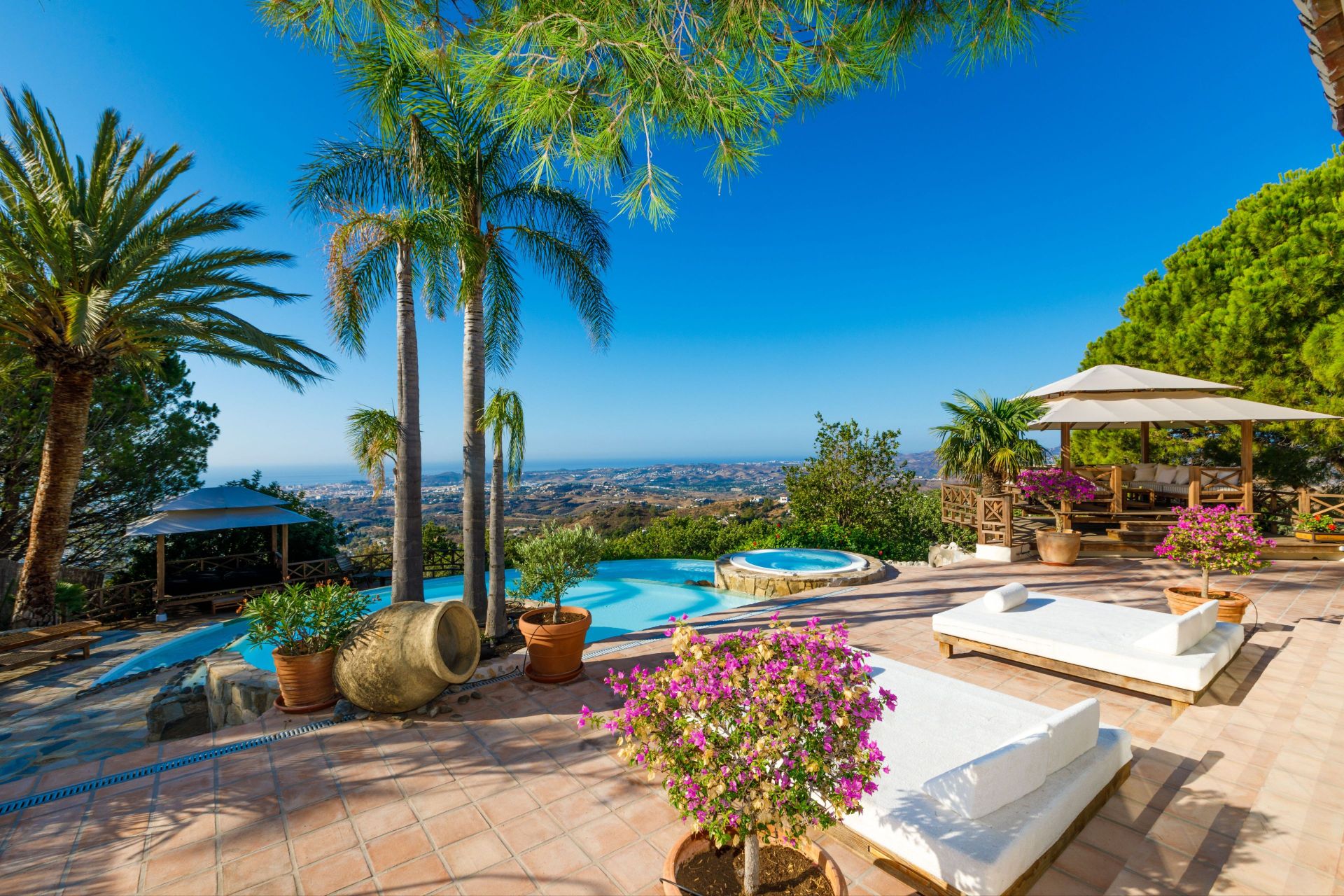 9 Bed - Villa for Sale in Mijas