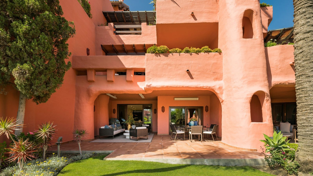 Piso de 3 Dormitorios y 3 Baños en venta en Estepona