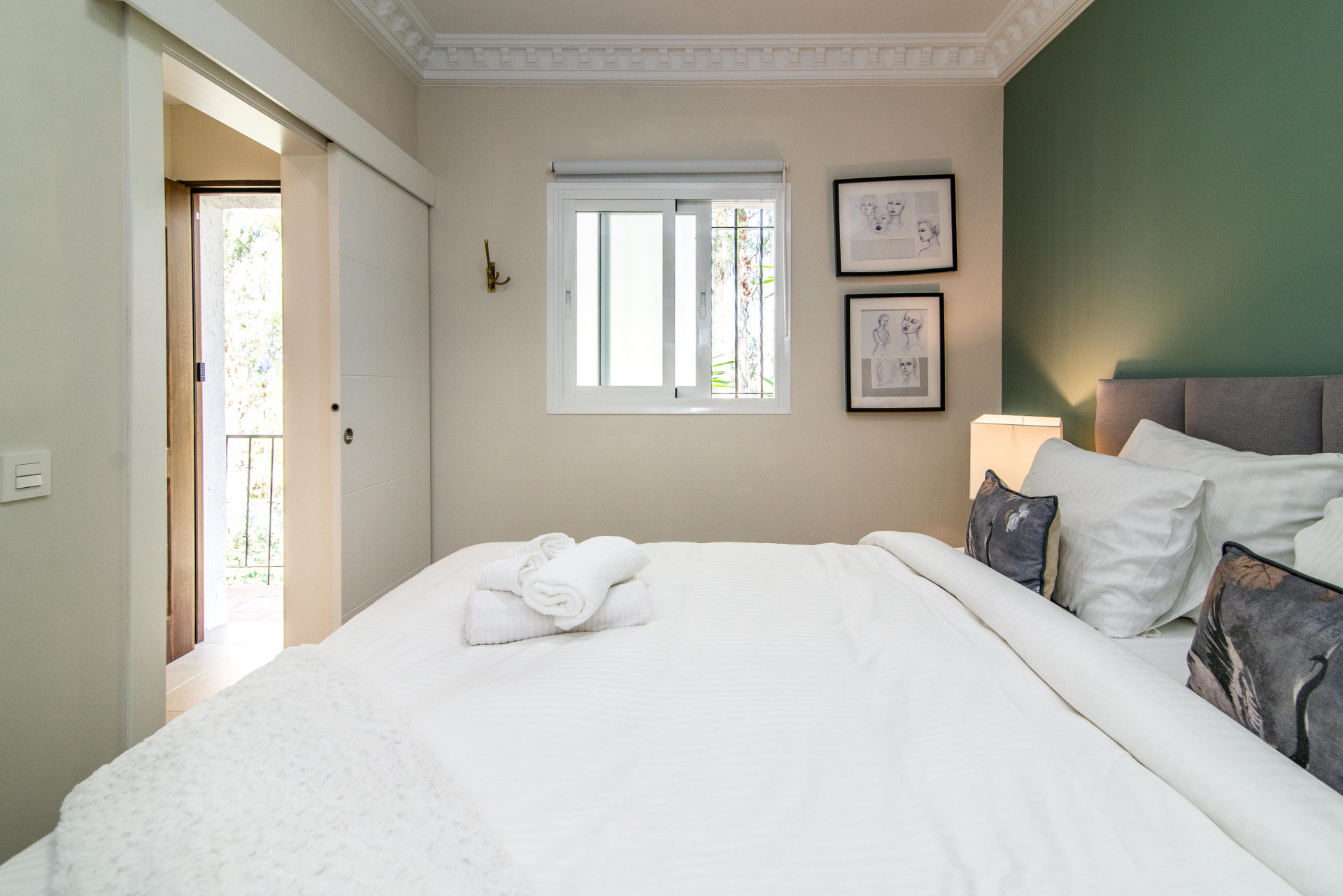Piso de 2 Dormitorios y 1 Baño en venta en Puerto Banús, Marbella