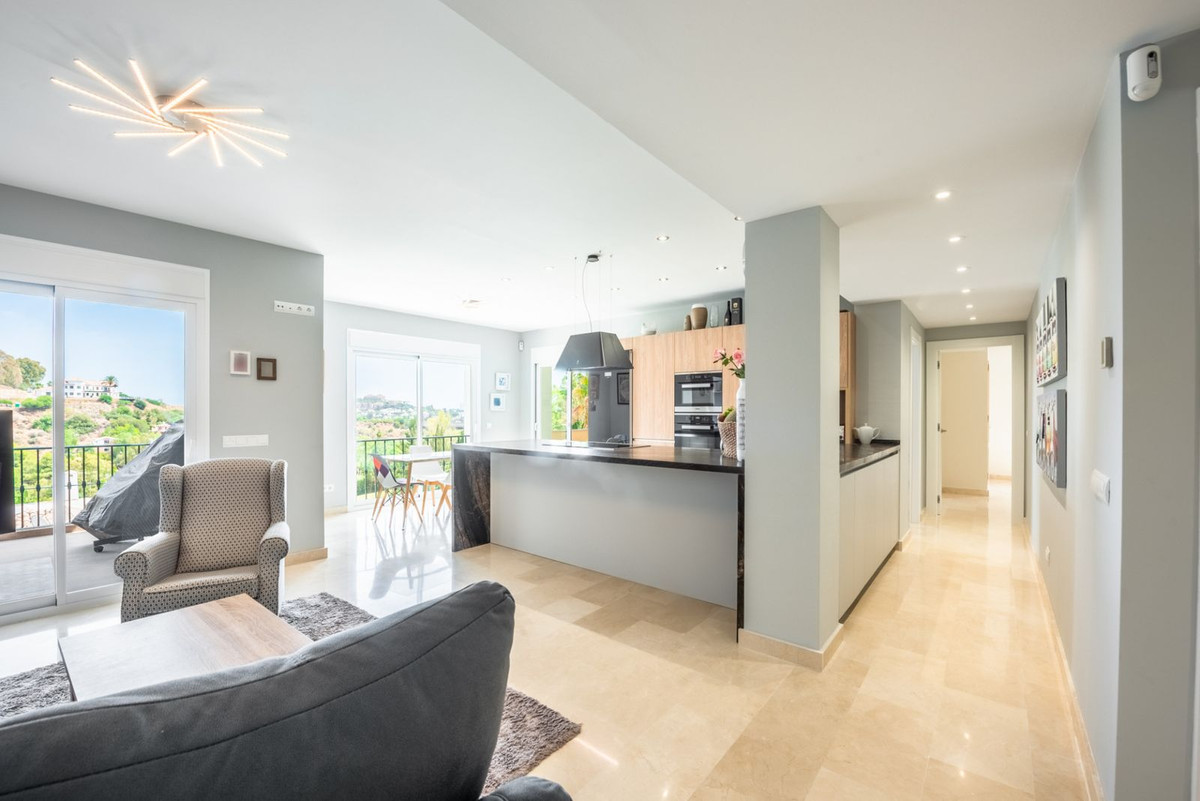 Piso de 3 Dormitorios en venta en La Quinta, Benahavís