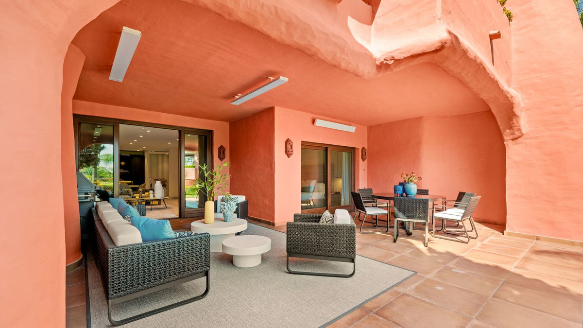 Piso de 3 Dormitorios y 3 Baños en venta en Estepona