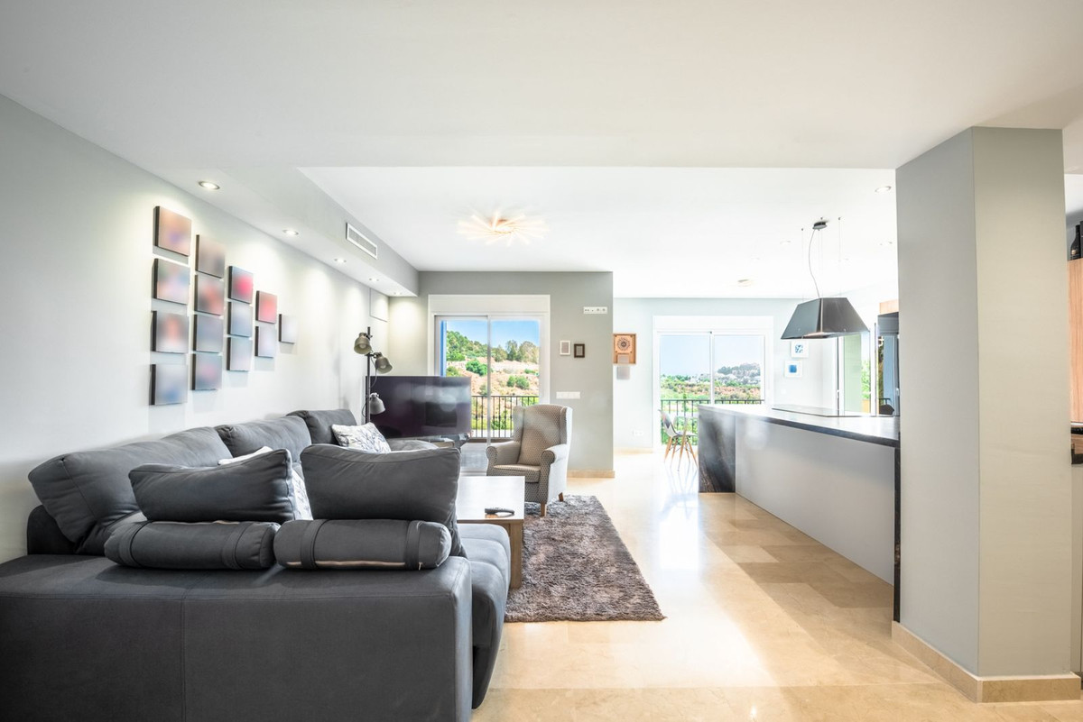 Piso de 3 Dormitorios en venta en La Quinta, Benahavís