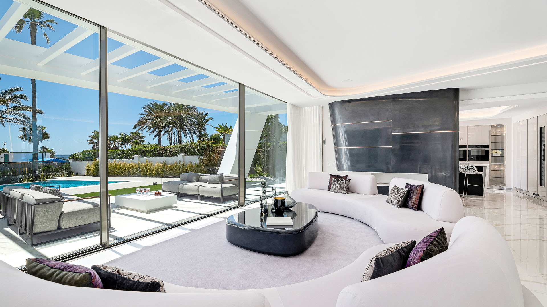 Casa de 6 Dormitorios en venta en Los Monteros, Marbella