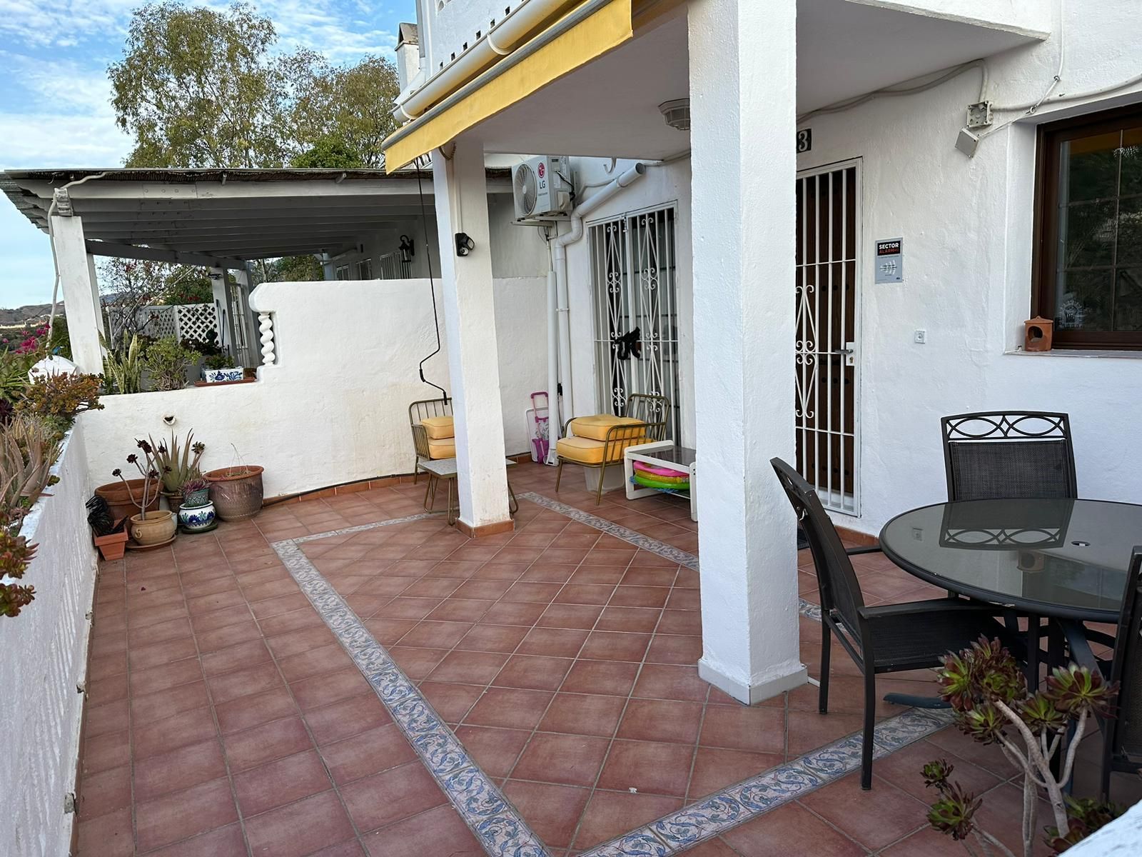 Casa Adosada de 4 Dormitorios en venta en Mijas